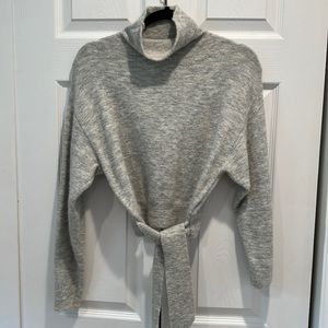 Wilfred cropped grey sweater size XS, great condition